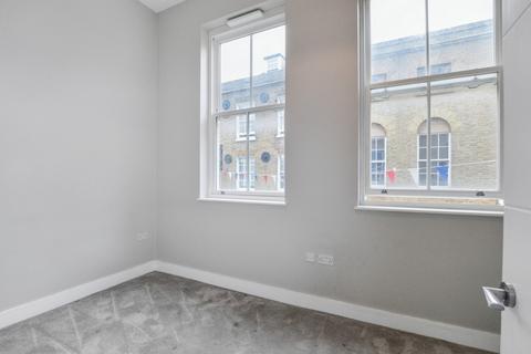 undefined, High Street, Gravesend DA11