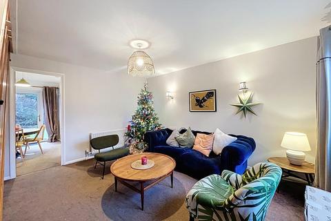 2 bedroom semi-detached house for sale, Asplen Court, Kenilworth