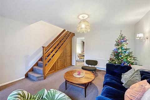2 bedroom semi-detached house for sale, Asplen Court, Kenilworth