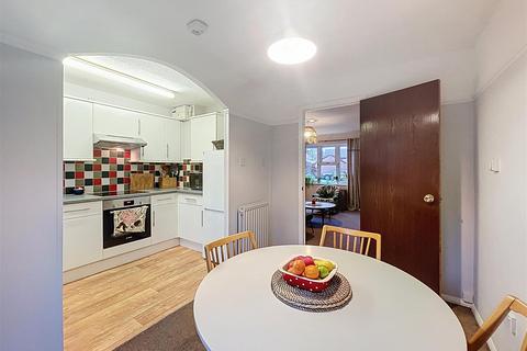 2 bedroom semi-detached house for sale, Asplen Court, Kenilworth