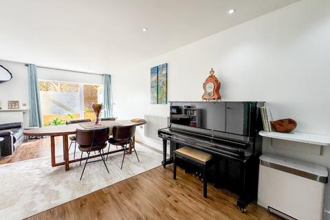 Tovell Court, Rolfe Terrace, Woolwich, London, SE18 6AJ