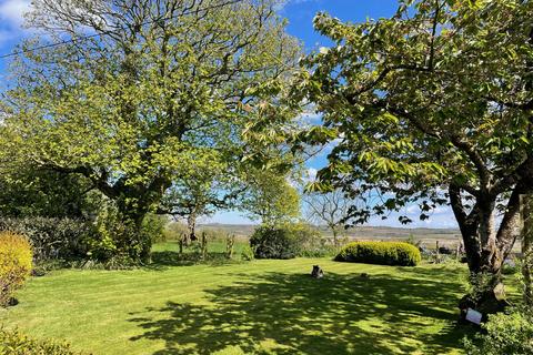 undefined, Capel Coch, Llangefni, LL77