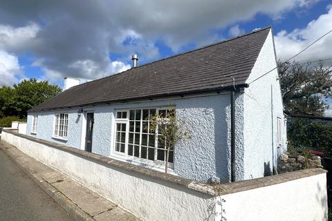 undefined, Capel Coch, Llangefni, LL77