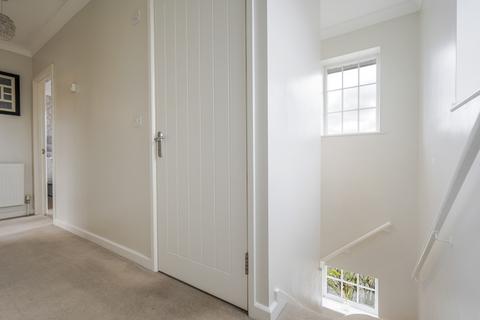 1b Wingfield Close, Brentwood, CM13 2BT