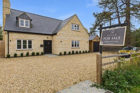 undefined, Buckingham Road, Silverstone, NN12