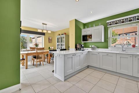4 Farefield Close, Dalton, Thirsk, YO7 3FD