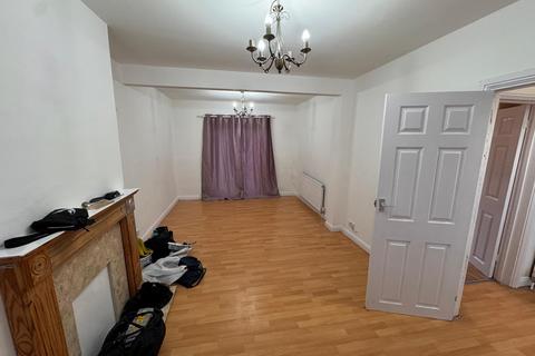 undefined, ROMFORD  RM6