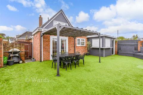 3 bedroom chalet for sale, Newbury Avenue, Maidstone, Kent