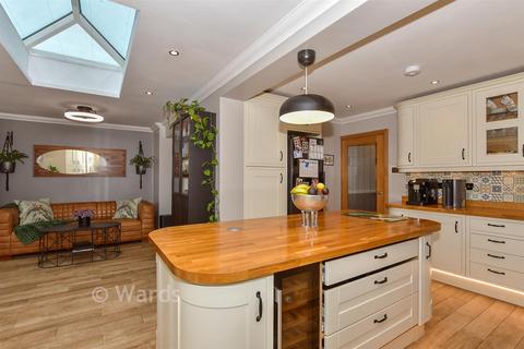 3 bedroom chalet for sale, Newbury Avenue, Maidstone, Kent