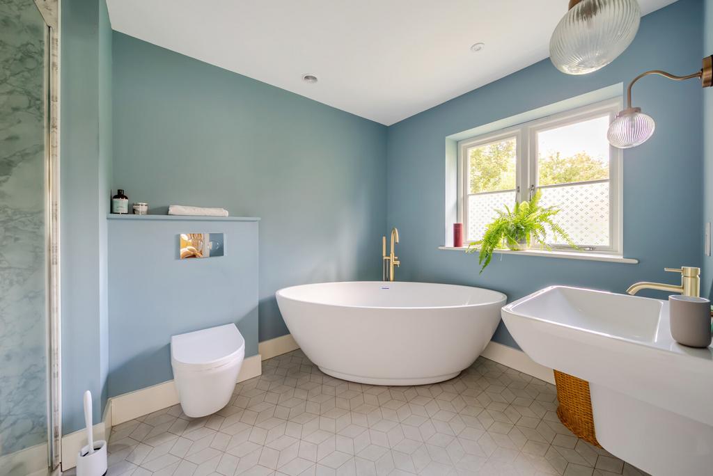 1346586-5-68b8796...