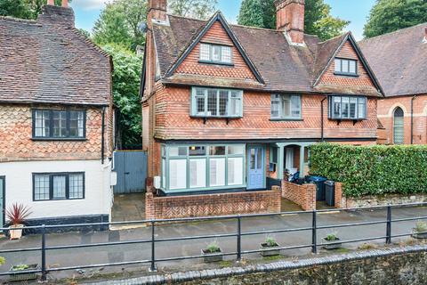 37 Lower Street, Haslemere, GU27 2NY