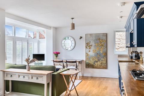 37 Lower Street, Haslemere, GU27 2NY