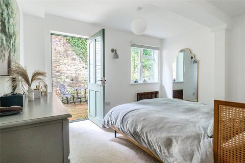 37 Lower Street, Haslemere, GU27 2NY