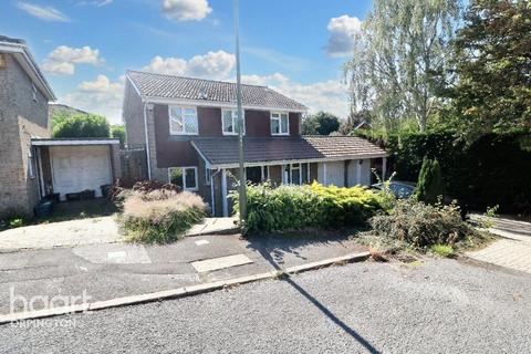 4 bedroom detached house for sale, Briarswood Way, Orpington