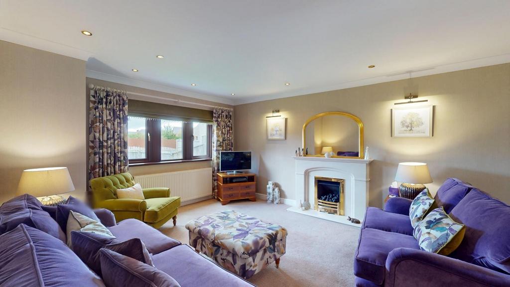 Hawthornes-09182025 220333.jpg