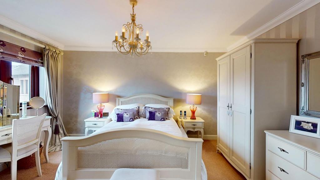 Hawthornes-09182025 220047.jpg