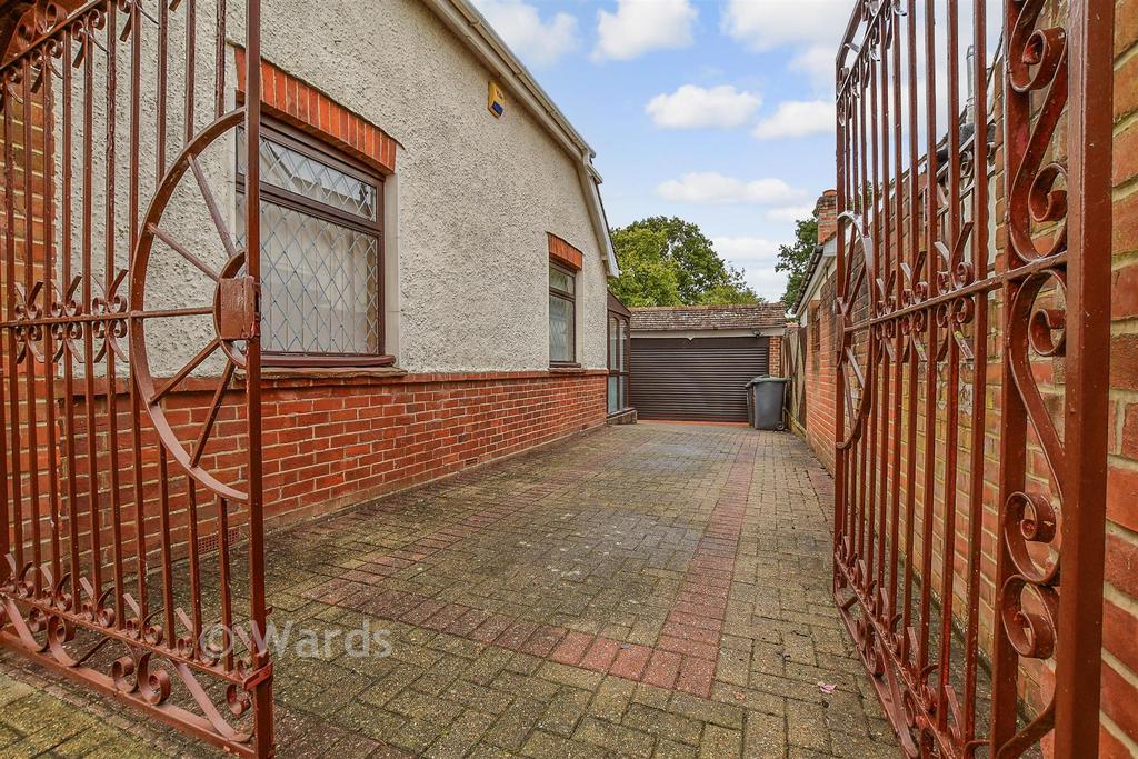 Driveway/Parking
