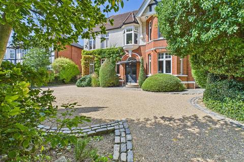 4 bedroom detached house for sale, The Drive, South Woodford
