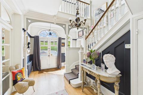 4 bedroom detached house for sale, The Drive, South Woodford