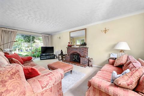 4 bedroom detached house for sale, Broadhurst, Hampshire GU14