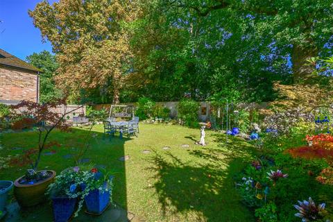 4 bedroom detached house for sale, Broadhurst, Hampshire GU14