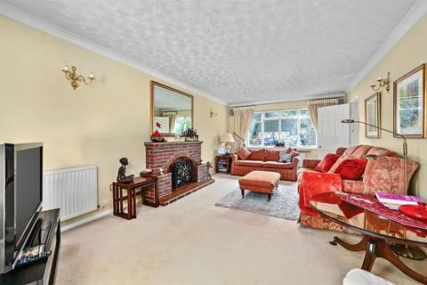 4 bedroom detached house for sale, Broadhurst, Hampshire GU14