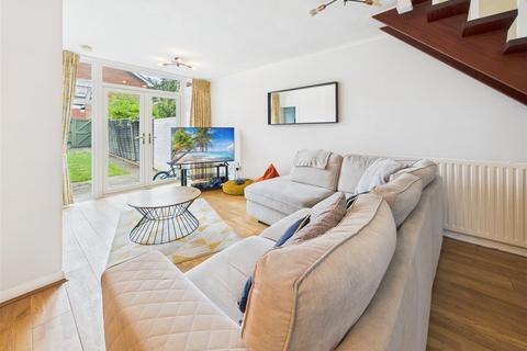 3 bedroom terraced house for sale, Esher Avenue, Walton-On-Thames