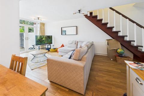 3 bedroom terraced house for sale, Esher Avenue, Walton-On-Thames
