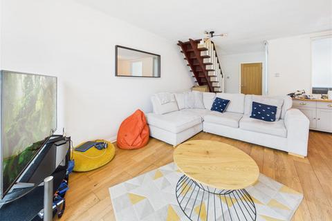 3 bedroom terraced house for sale, Esher Avenue, Walton-On-Thames