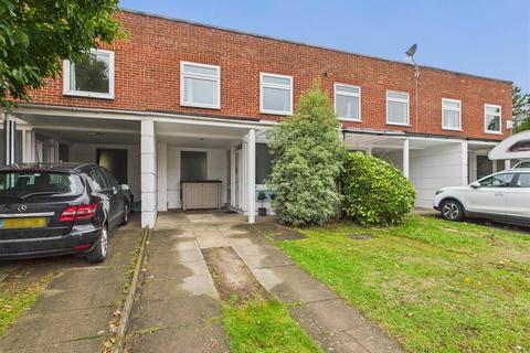 Esher Avenue, Walton-On-Thames