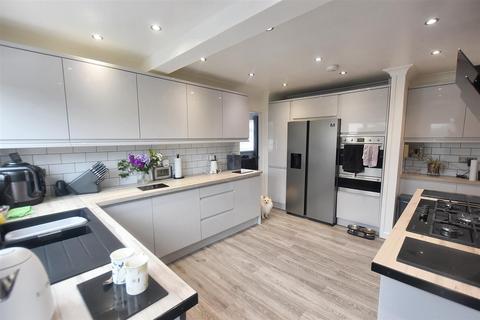 47 Penware Parc, Camborne, TR14 7QR