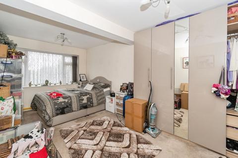 undefined, Newhall Drive, Bradford BD6