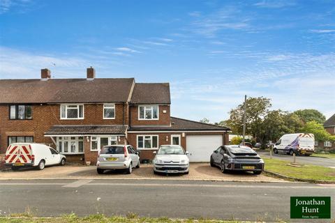 4 bedroom semi-detached house for sale, Thaxted Way, Waltham Abbey EN9