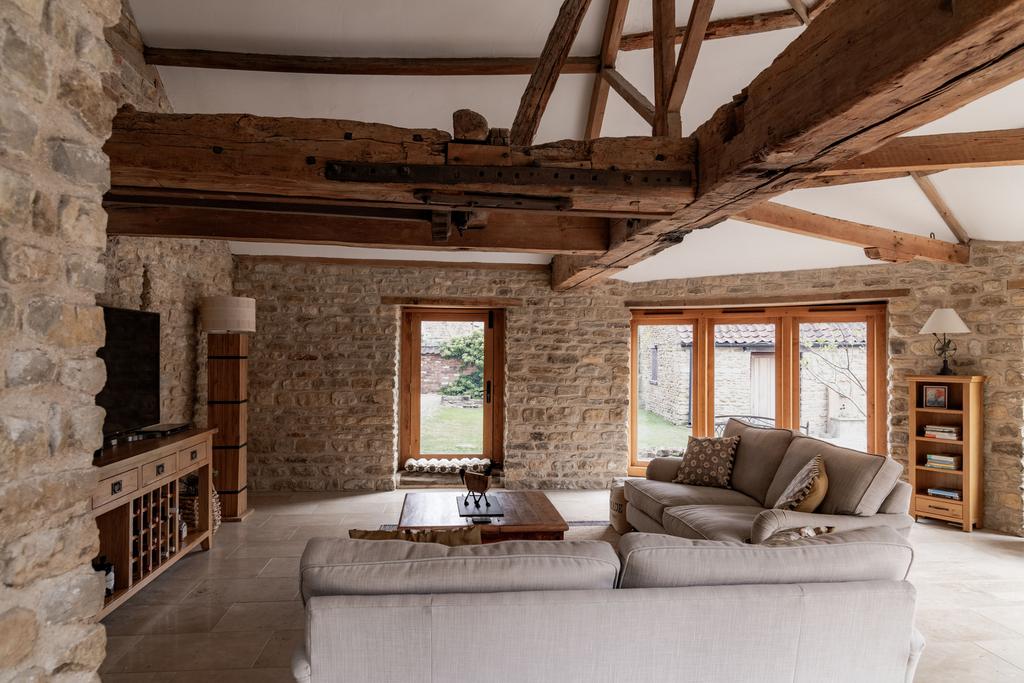 282667 - Ginmill Barn 10.jpg