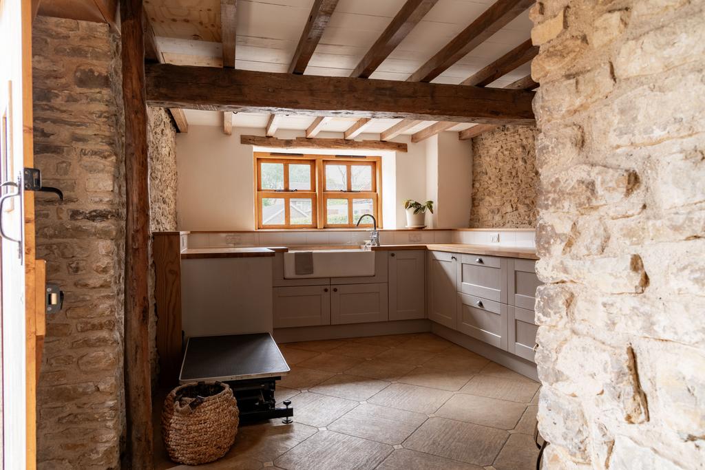 282660 - Ginmill Barn 3.jpg