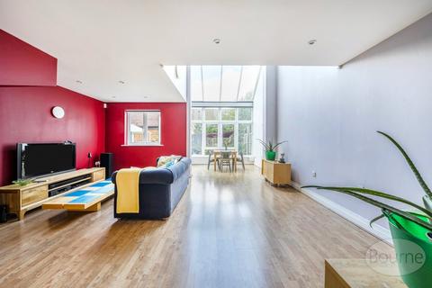 undefined, Whateley Close, Guildford, Surrey, GU2