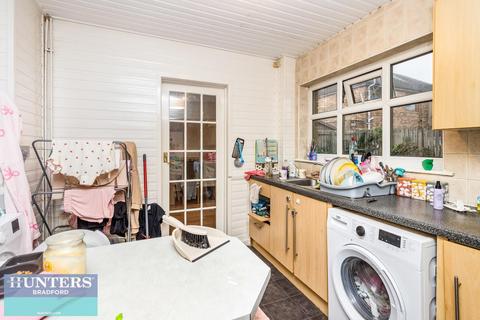 3 bedroom semi-detached house for sale, Farfield Avenue, Bradford, West Yorkshire, BD6 2HS