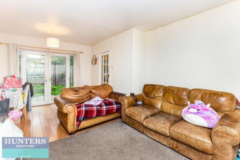 3 bedroom semi-detached house for sale, Farfield Avenue, Bradford, West Yorkshire, BD6 2HS