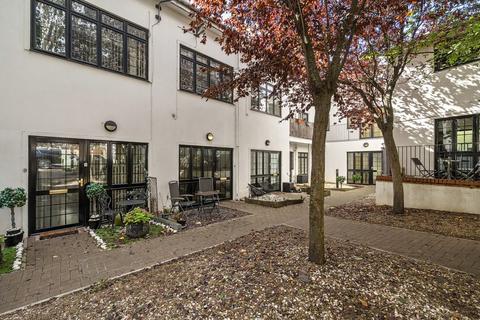 undefined, Berrymans Lane, London, SE26