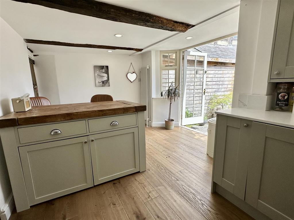 Dining kitchen