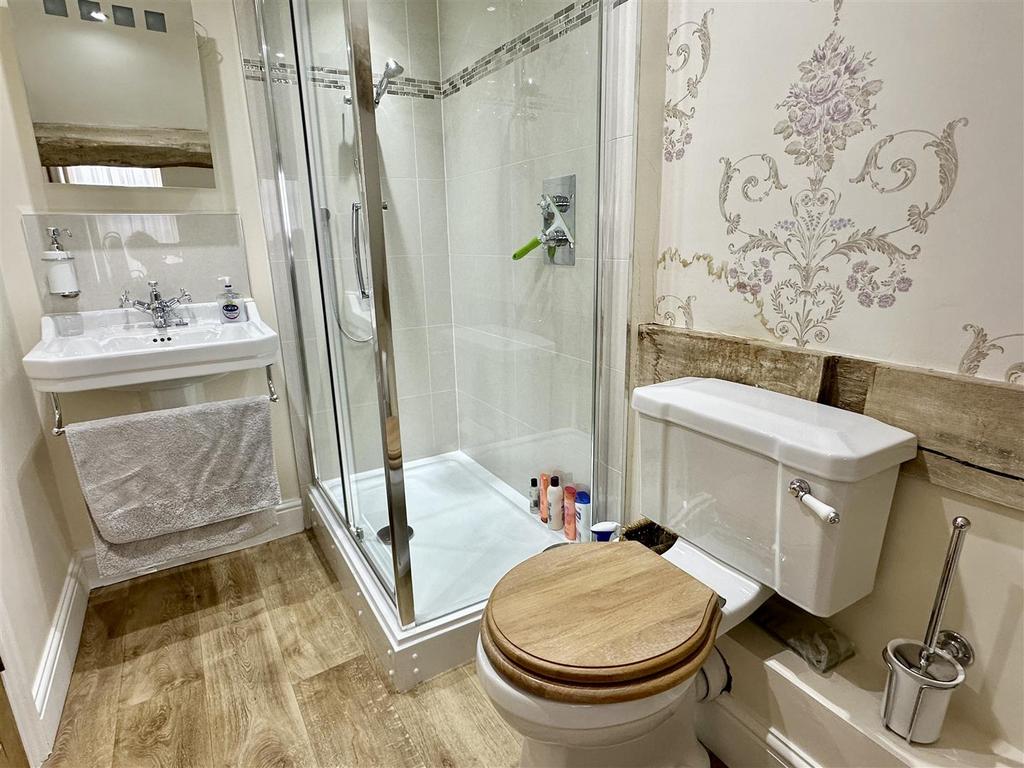 Shower room (top floor)