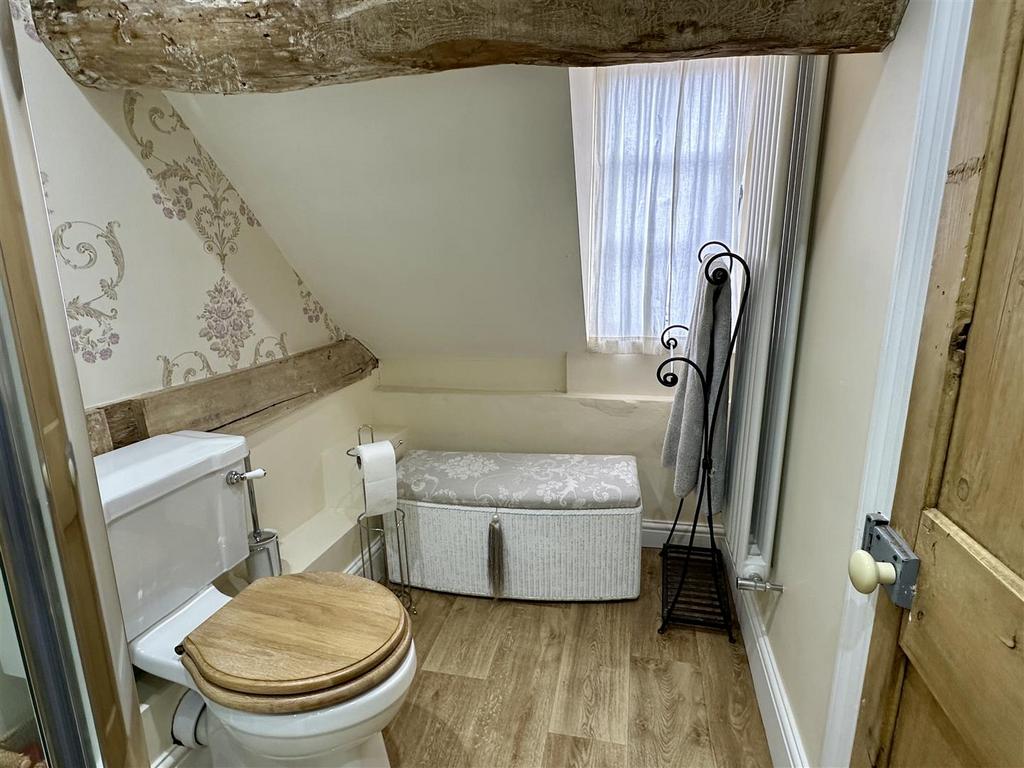 Shower room (top floor)
