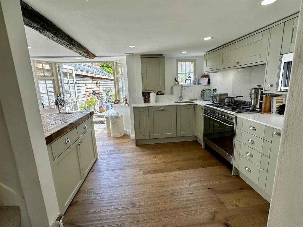 Dining kitchen