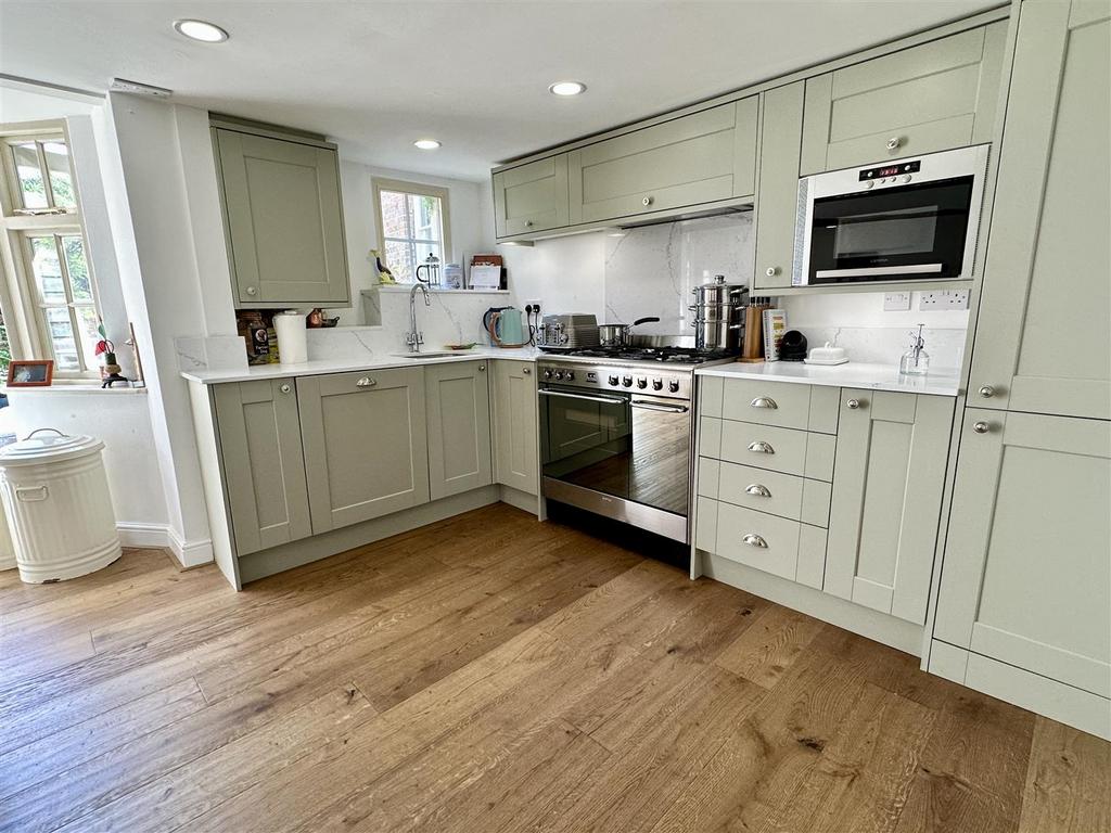 Dining kitchen