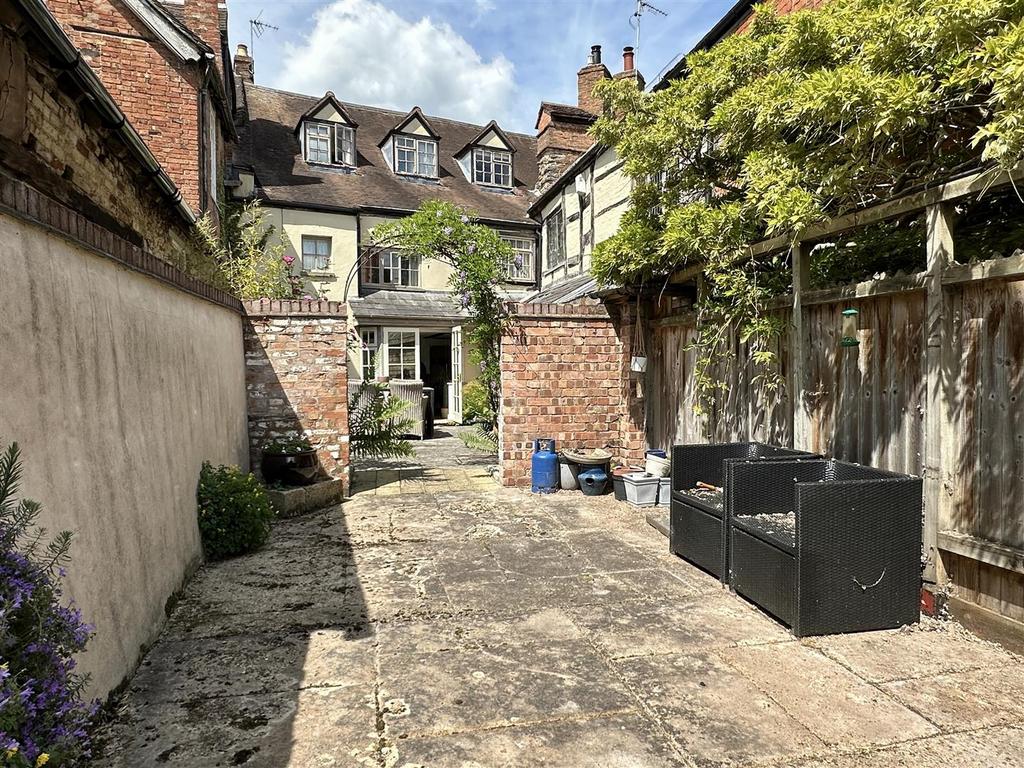 Courtyard garden