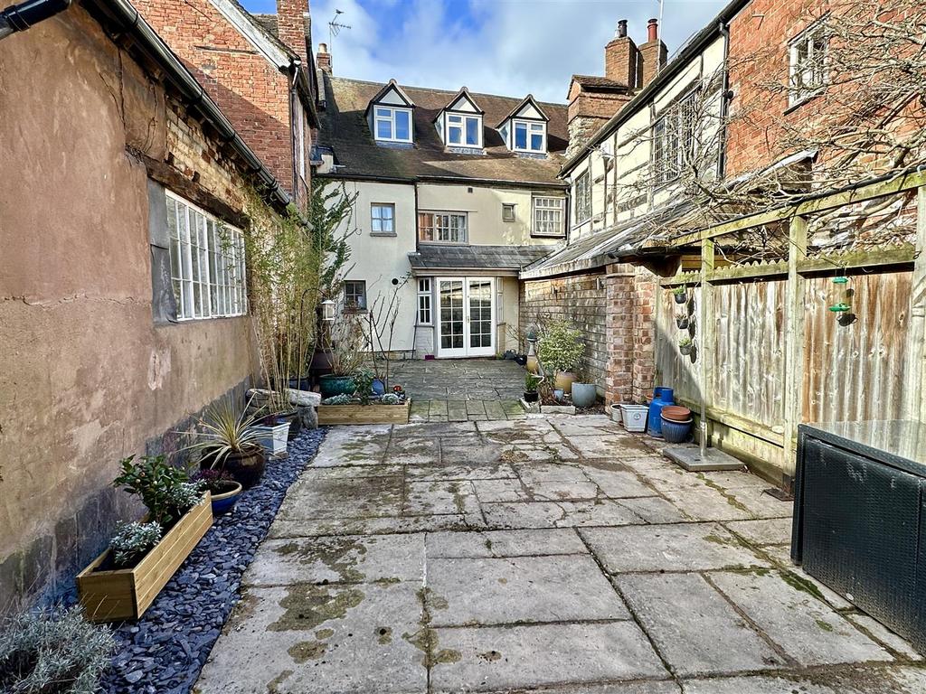 Courtyard garden