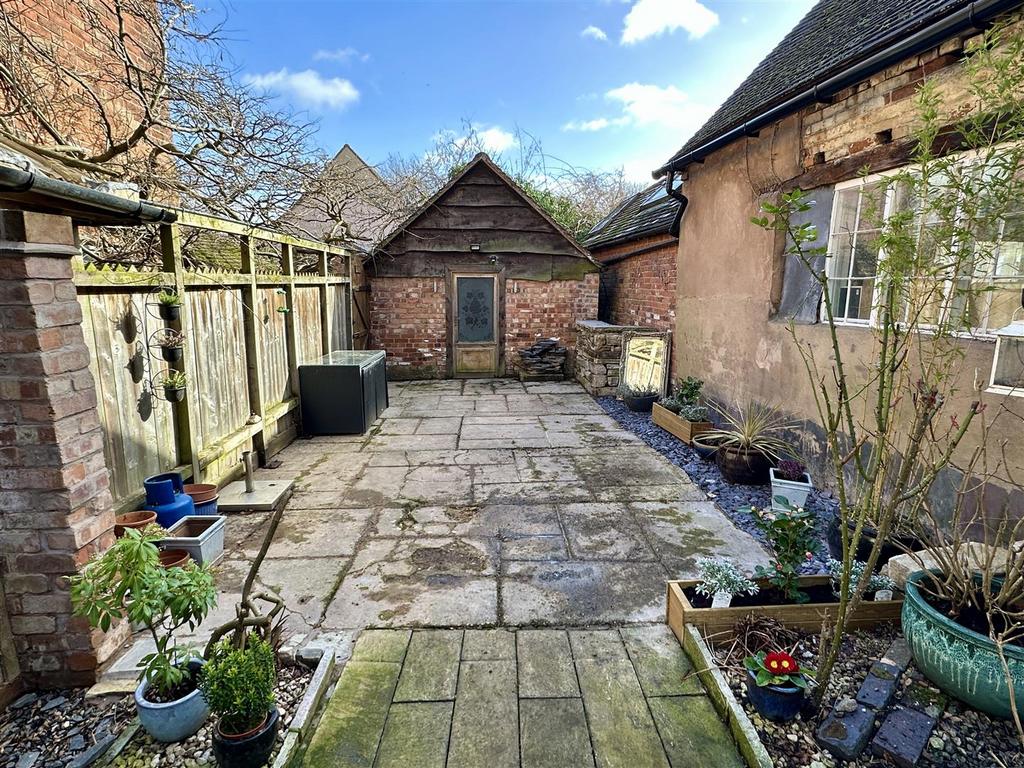 Courtyard garden