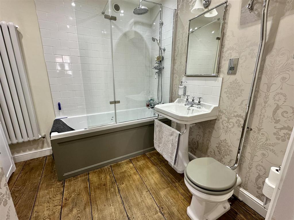 Master ensuite