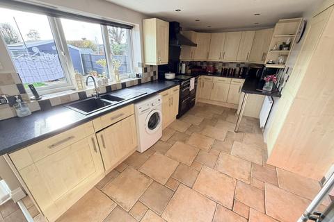 undefined, Long Lane, North Grays (With ensuite bathroom)