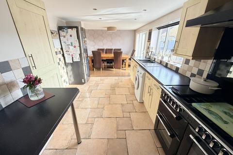 undefined, Long Lane, North Grays (With ensuite bathroom)